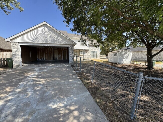 Building Photo - 5232 Goodman Dr