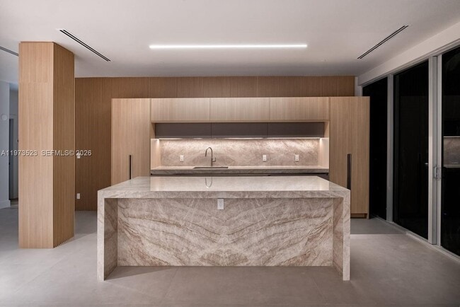 Building Photo - 465 Brickell Ave