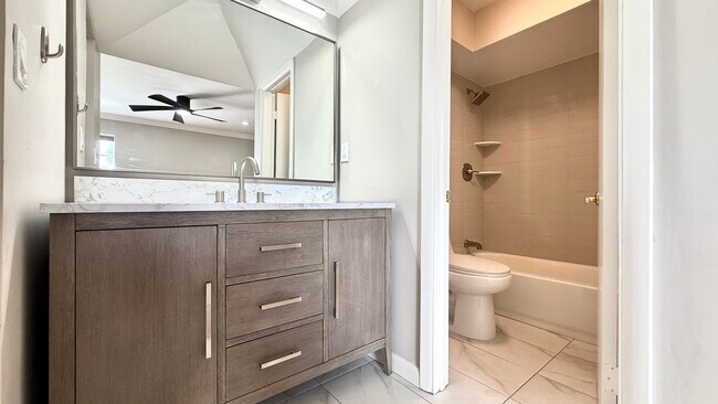 Building Photo - 2600 Fiore Way