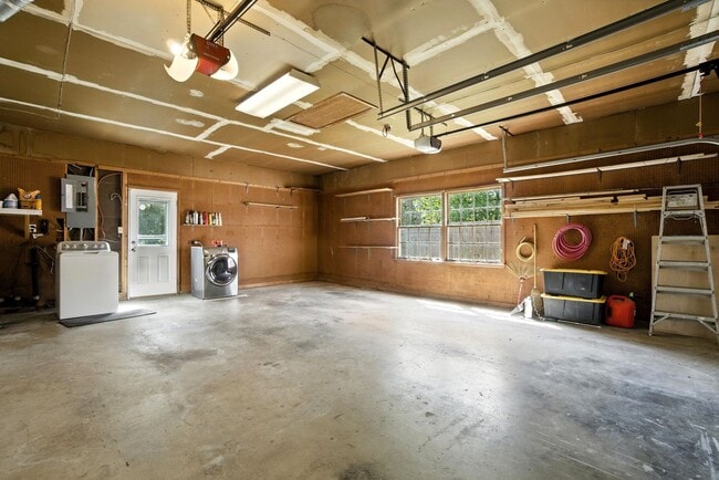 Building Photo - 24 Bohnert Dr