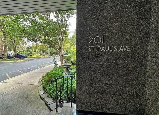 Building Photo - 201 St Pauls Ave
