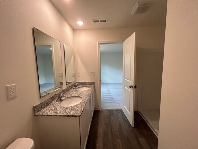 Building Photo - 724 Ironwood Ct