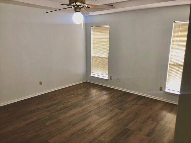 Building Photo - 3502 Andrea Ln