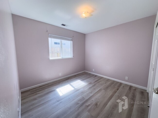 Building Photo - 3 Bedroom, 2 Bath Chico Home!