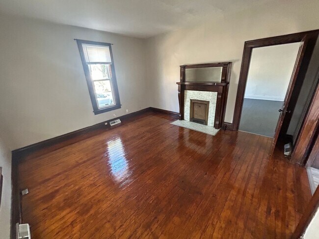 Building Photo - 636 Forest Rose Ave.