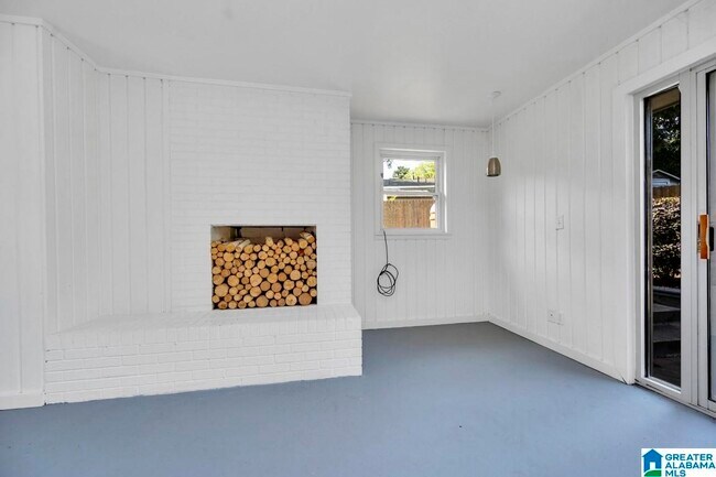 Building Photo - 5321 Crestwood Blvd