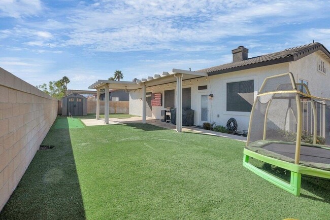 Building Photo - 45180 Debbie Dr