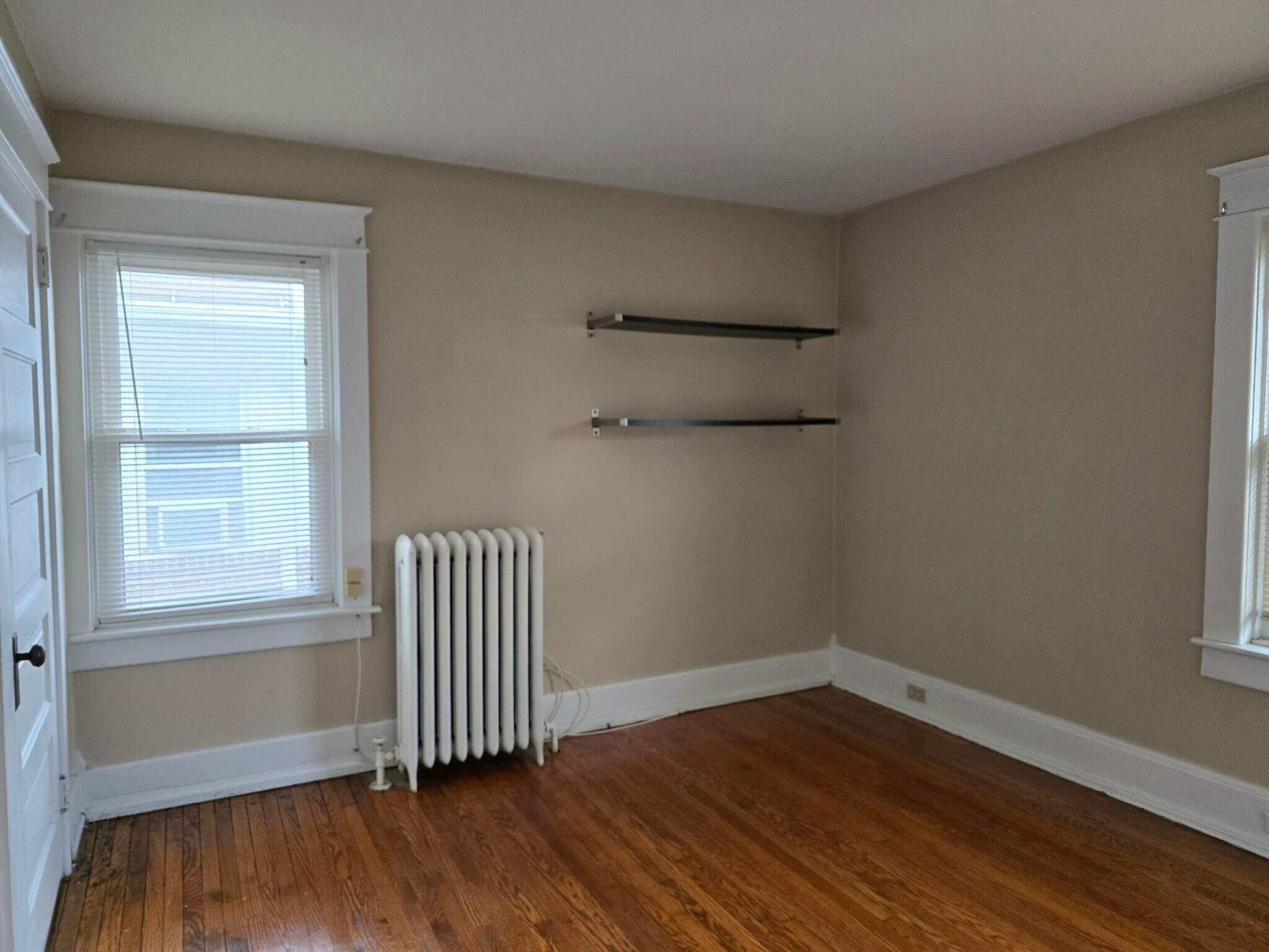 Building Photo - 937 S Poplar St