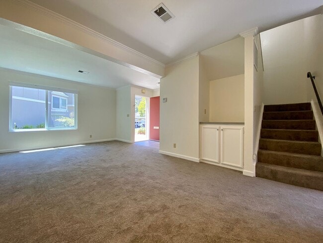 Building Photo - Newly Renovated Condo with NEW KITCHEN! - ...