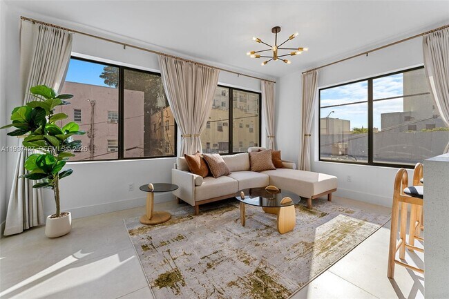 Building Photo - 1144 SW 4th St