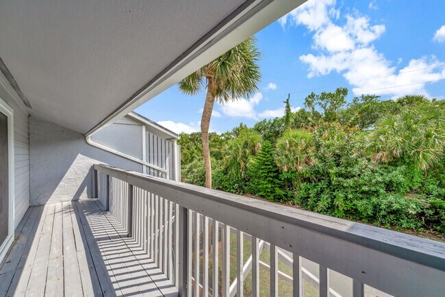 Building Photo - 4949 N Hwy A1A