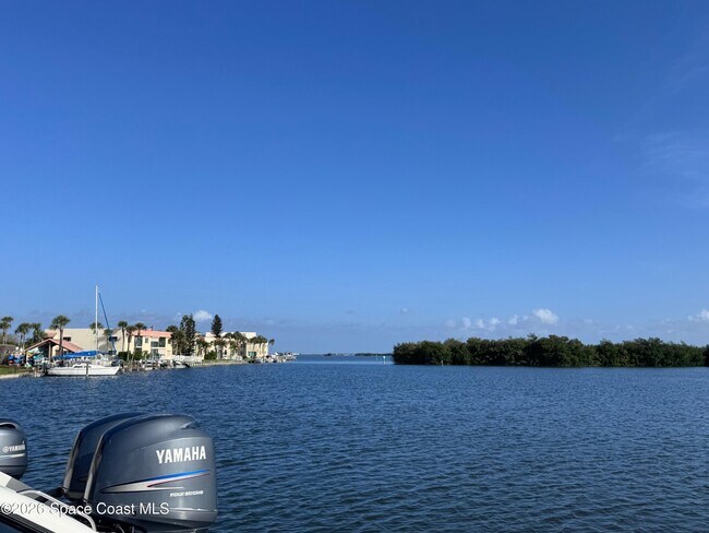 Building Photo - 1525 Minutemen Causeway