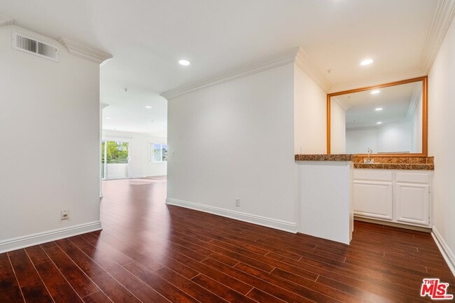 Building Photo - 1508 Veteran Ave