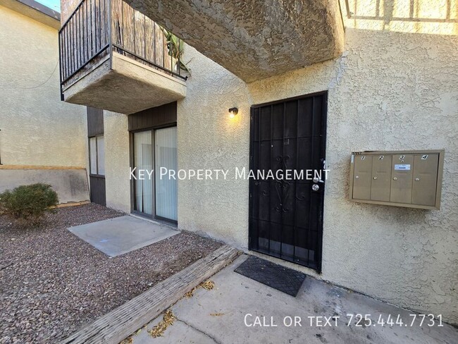 Building Photo - 2 BEDROOM 1 BATH CONDO IN LAS VEGAS NEAR S...