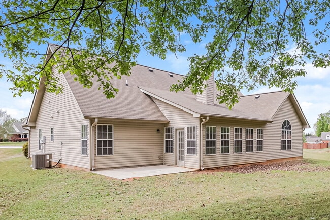 Building Photo - 217 Whitney Ln