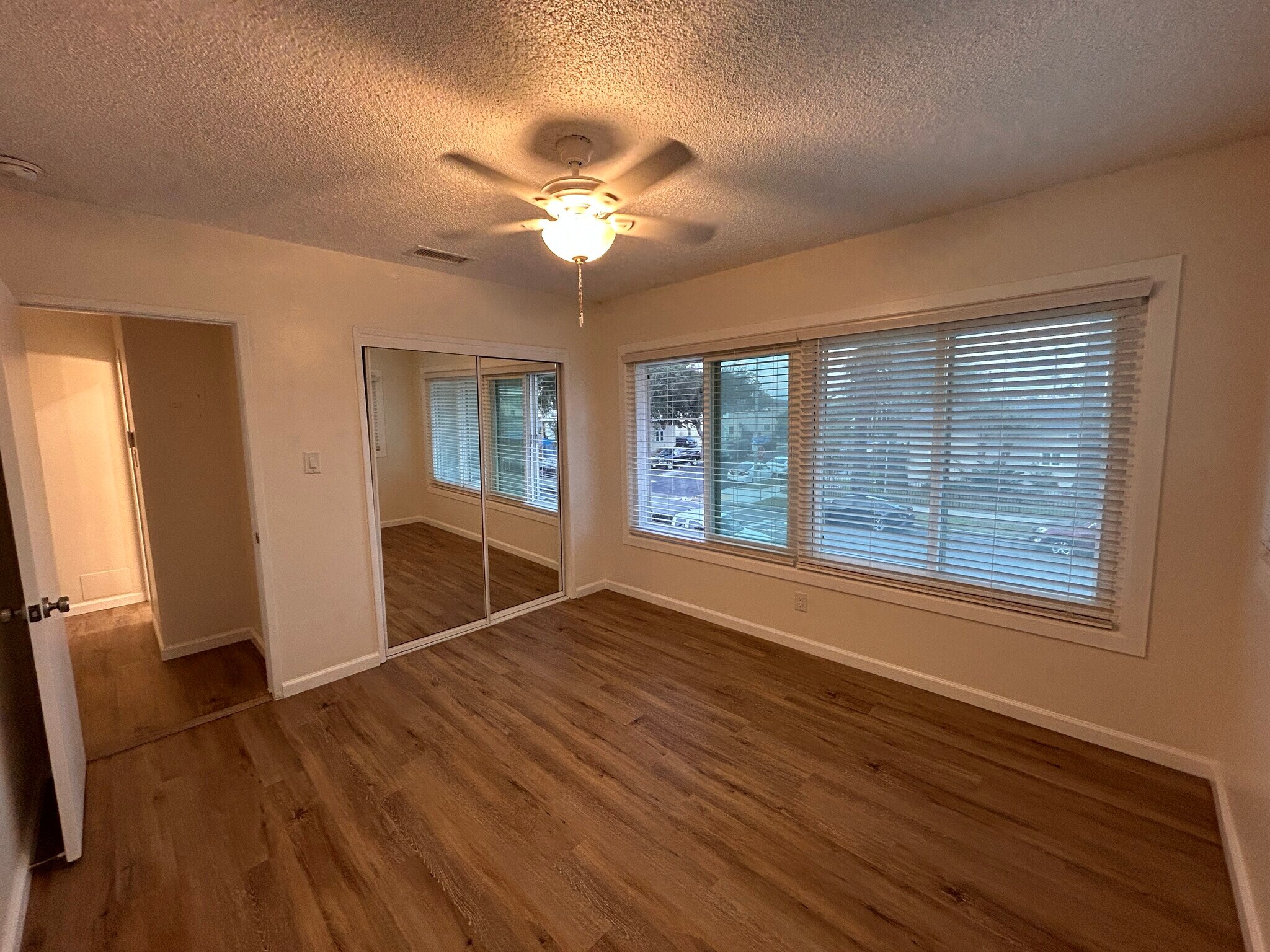 Building Photo - 701 S Osage Ave