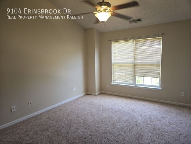 Building Photo - 9104 Erinsbrook Dr