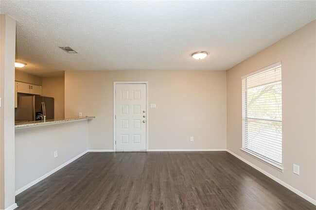 Building Photo - 5201 Evans Ave