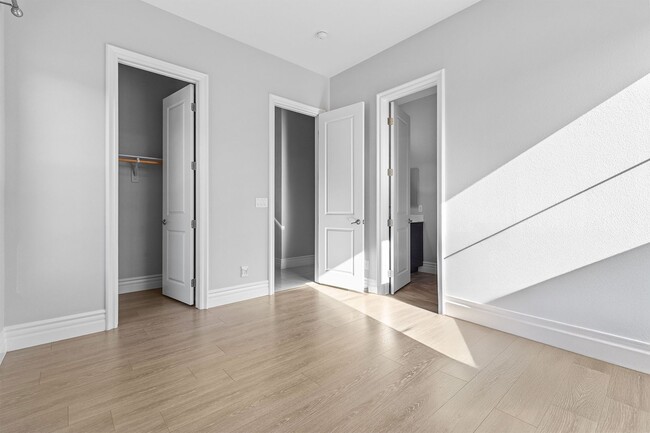 Building Photo - Canyon Falls Single-Story: Chef’s Kitchen, Office + Built-In BBQ Yard (3-Car)