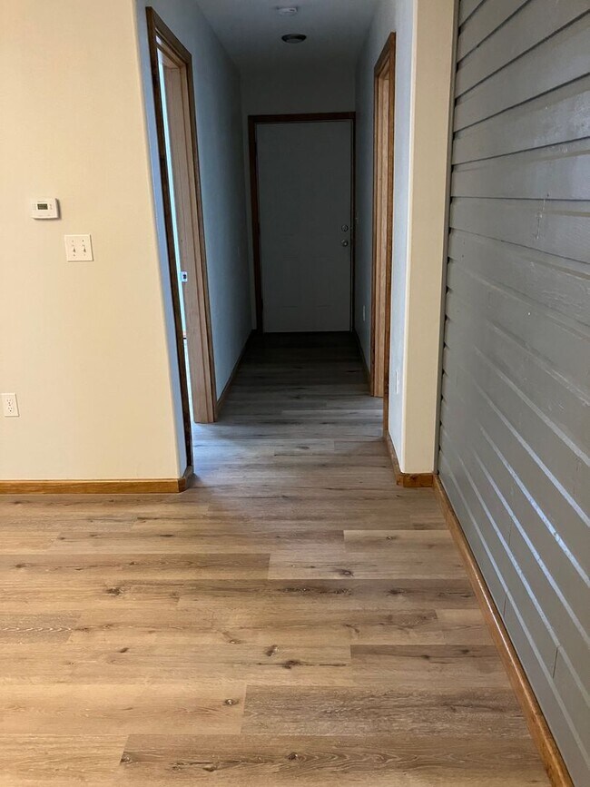 Building Photo - 3 Bedroom 2 bath house in Newberg