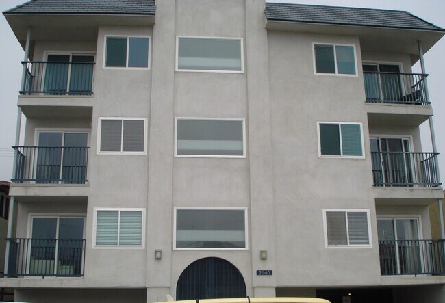 Building Photo - OCEAN VIEW 2 BDRM 2 BA CONDO FOR LEASE