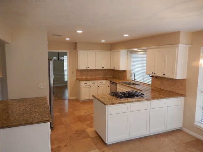 Building Photo - 15214 Park Estates Ln
