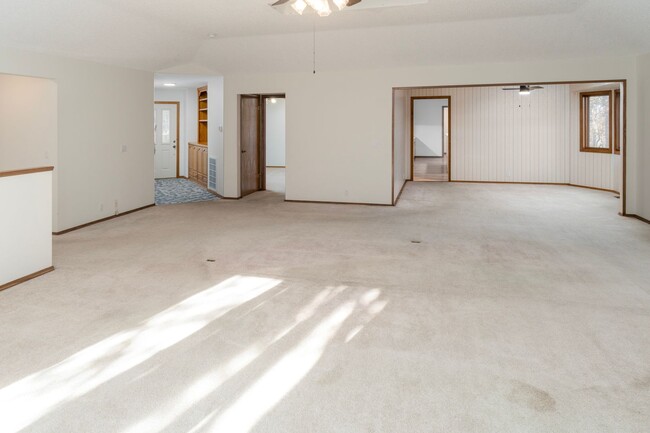 Building Photo - 3 bedroom and 2.5 bathroom home with a 2 c...