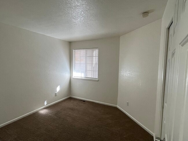 Building Photo - 12796 E Wyoming Pl