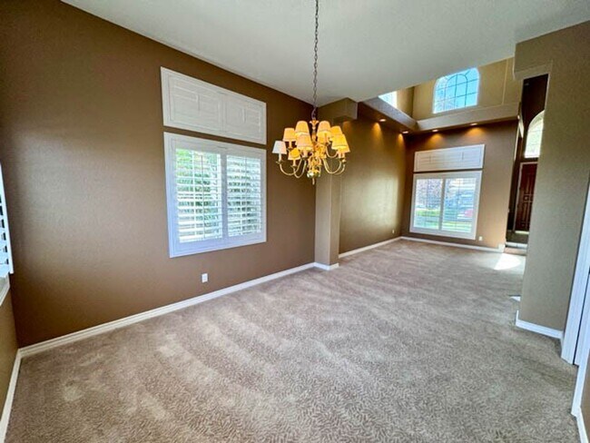 Building Photo - COMING SOON! Large Murrieta home available for LEASE!