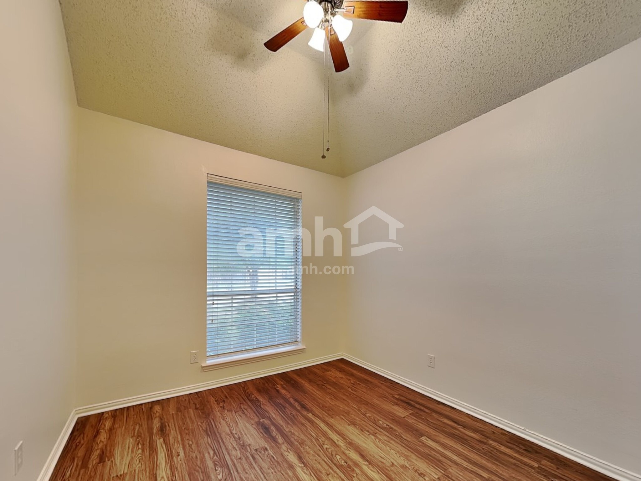 Building Photo - 4504 Highlands Dr