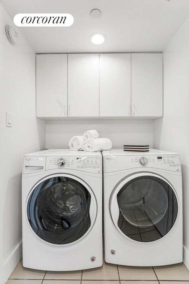 Building Photo - 489 Broome St