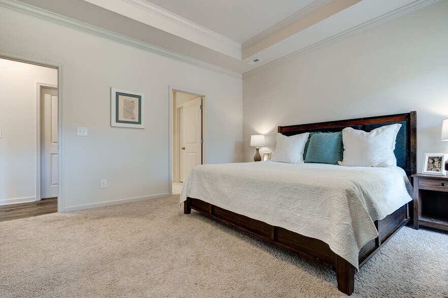 Building Photo - 2134 Springfield Dr