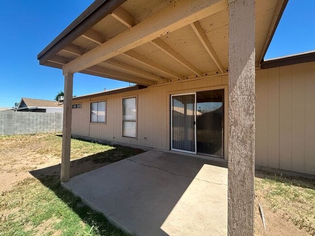 Building Photo - 456 N Glenview