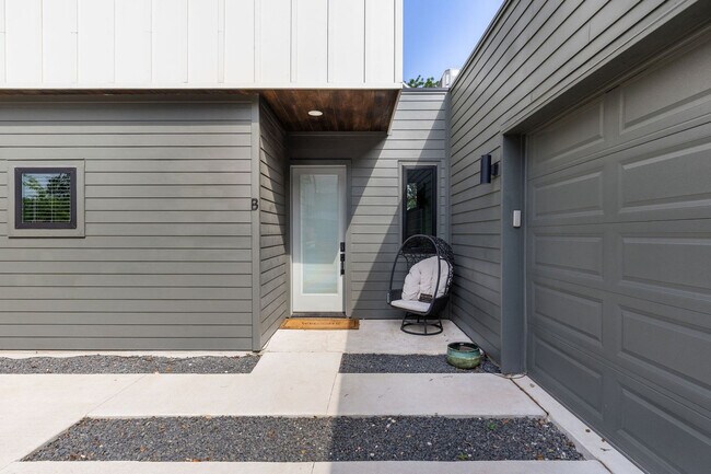 Building Photo - 4407 Merle Dr