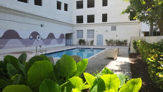 Building Photo - 120 SW 8th Ave