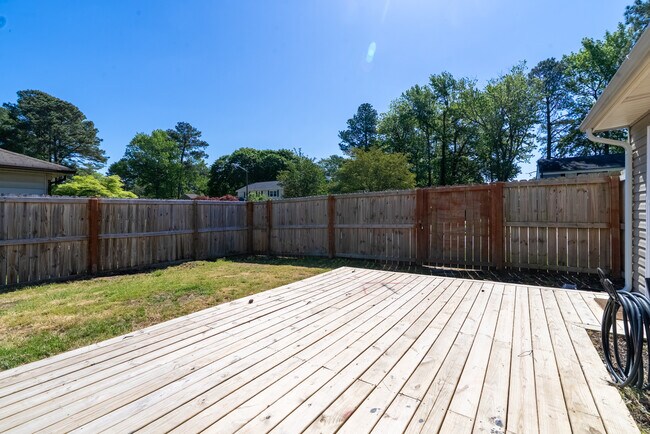 Building Photo - 1724 Placid Ct