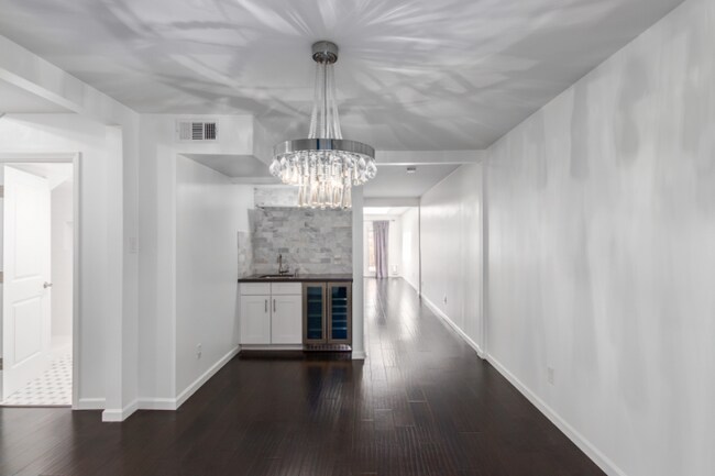 Building Photo - 7632 E Minnezona Ave
