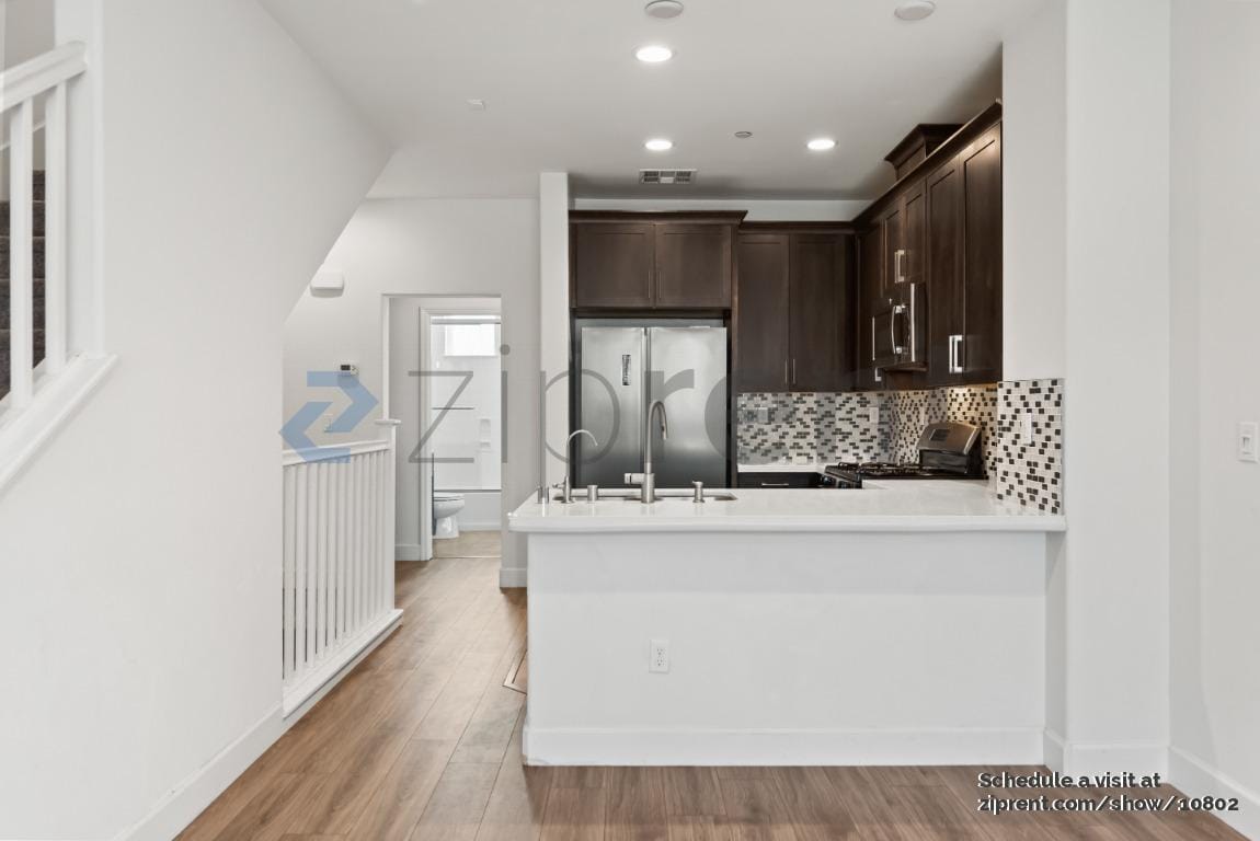 Building Photo - 5533 Great Oaks Pky