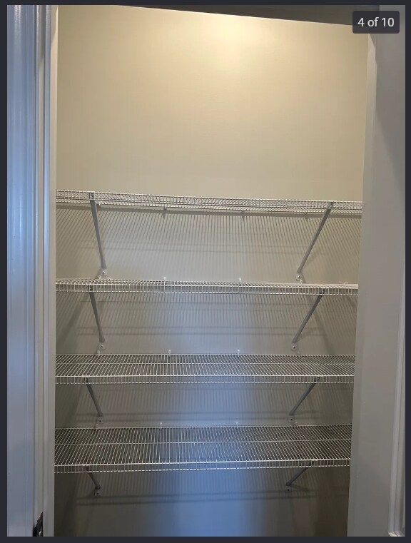 Building Photo - 874 McKenzie Pk Ter