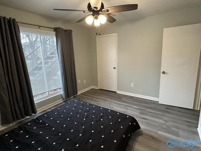 Building Photo - 2014 Hobbs Rd SE