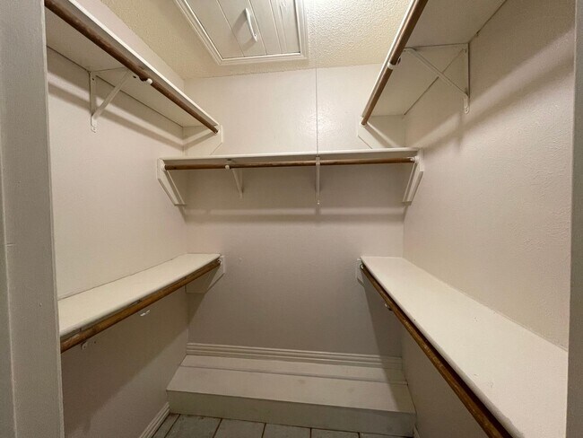Building Photo - 6601-6603 Laura Ann Court