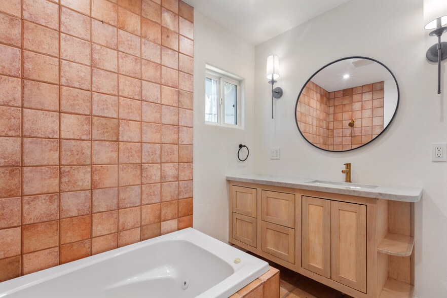 Primary Bath - 11491 Sunshine Ter