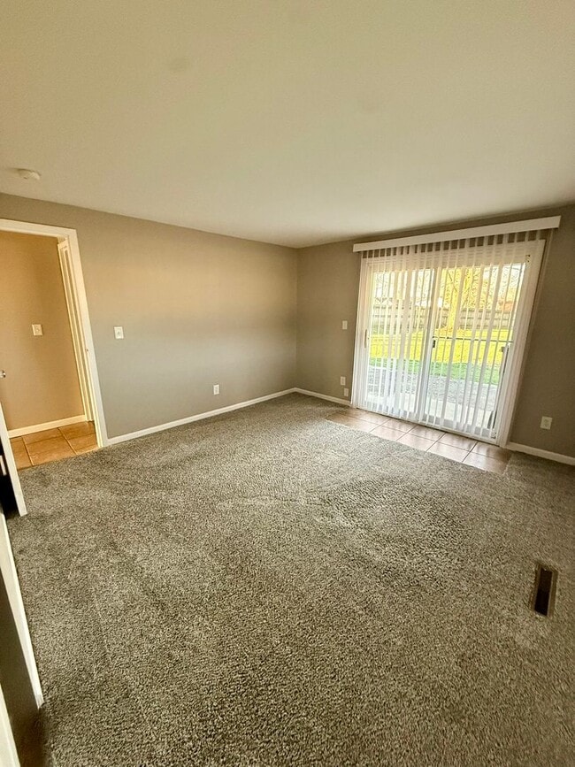 Building Photo - 5137 Mays Ave