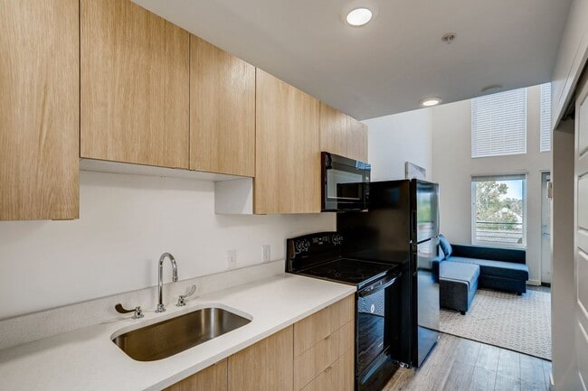 Building Photo - Live Big in a Loft Apartment!