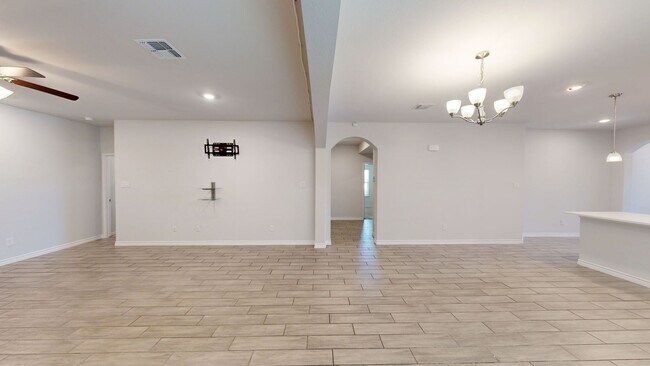 Building Photo - CHECK OUT THIS 4 BEDROOM, 2 BATH, 3 CAR GARAGE HOME IN HARKER HEIGHTS!
