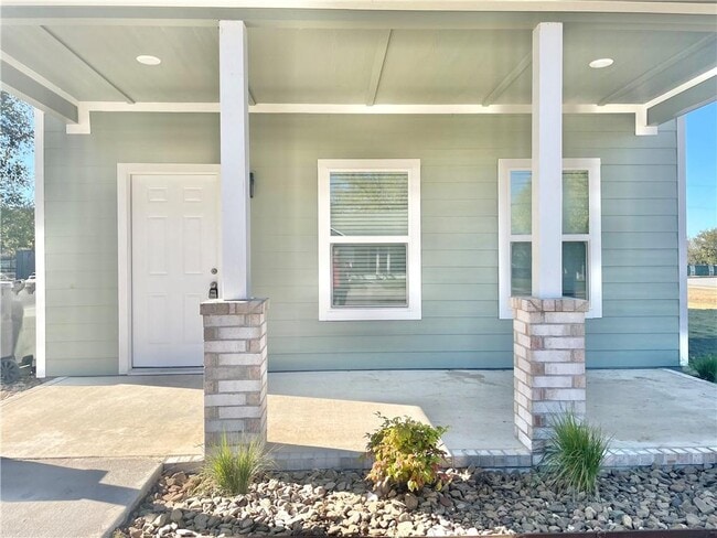 Building Photo - 506 Park St