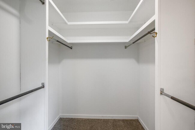 Building Photo - 3406 Woodvalley Dr