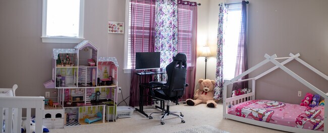 Building Photo - 430 Blue Beech Way