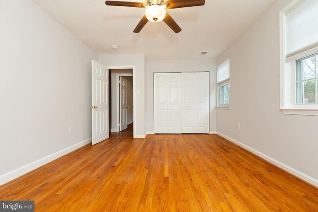 Building Photo - 9004 Roundleaf Way