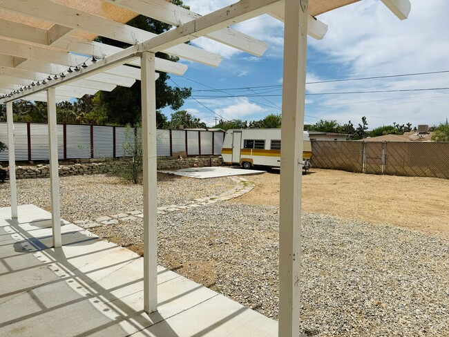 Building Photo - 2 Bedroom 2 Bathroom fully electric house ...